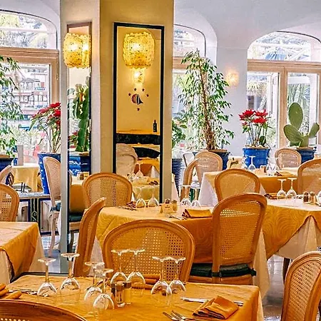 Aragona Palace & 4*