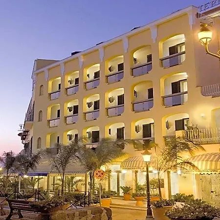 Aragona Palace & 4* Ísquia