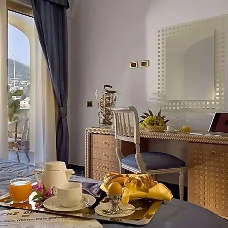 Aragona Palace & Hotel 4*
