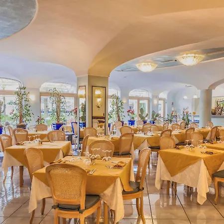 Hotel Aragona Palace &