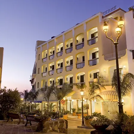 亚拉贡宫温泉酒店 伊斯基亚