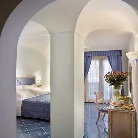 Ξενοδοχείο Aragona Palace & 4*