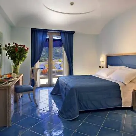 亚拉贡宫温泉酒店