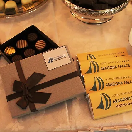 亚拉贡宫温泉酒店 4*