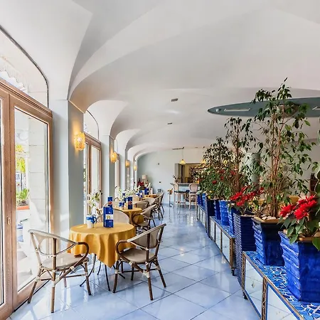 亚拉贡宫温泉酒店 酒店 伊斯基亚