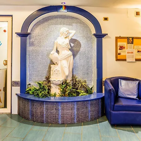 酒店 亚拉贡宫温泉酒店 4*