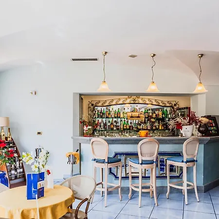 亚拉贡宫温泉酒店 酒店 4*